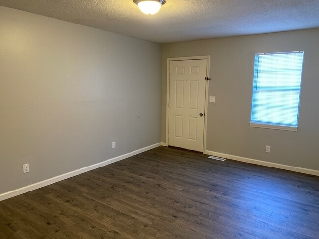 Photo - 35 Rossfield Cv Unit L