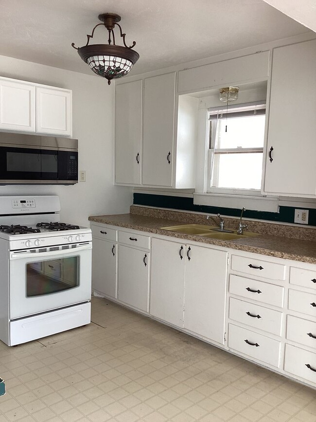 Photo - 3 Bed Du-Plex! Located in Portales, Close to ENMU!