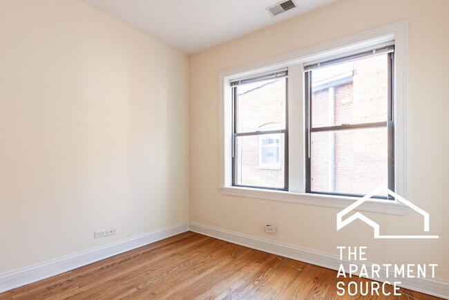 Photo - 626 W Roscoe St Unit 3B
