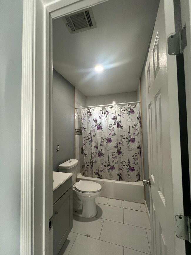 Photo - 15707 Langcart St