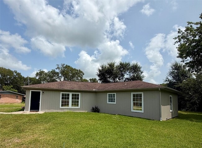 Building Photo - 9210 Tacquard Dr