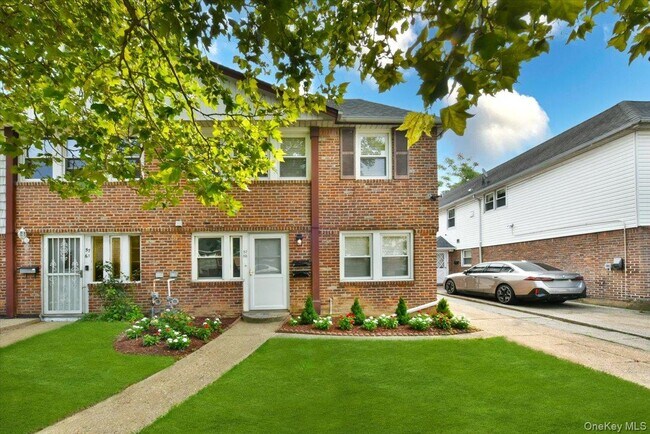 Building Photo - 57-63-63 Cloverdale Blvd Rental