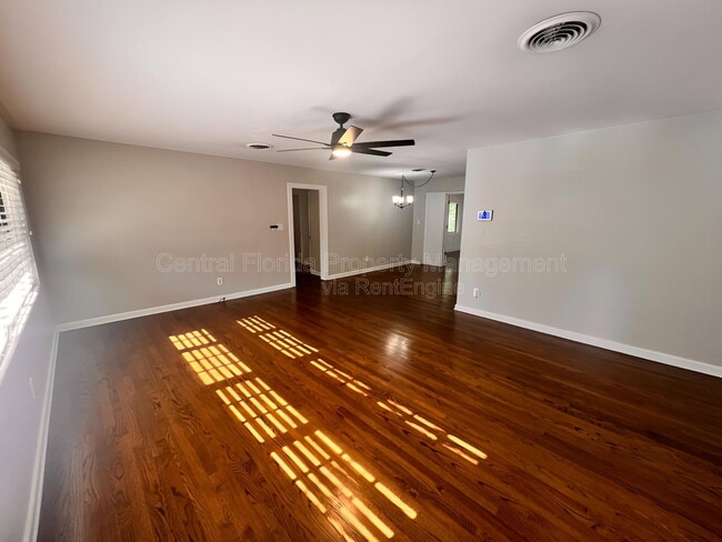 Photo - 2011 Howard Dr