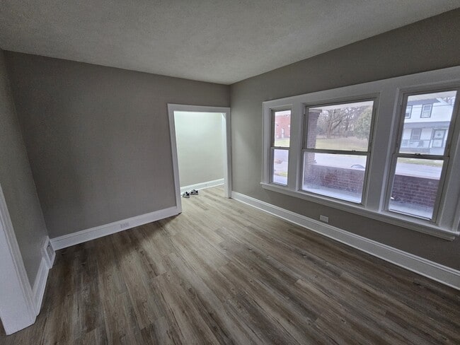 Photo - 9711 Aetna Rd