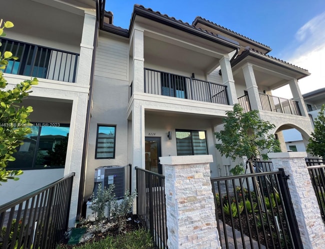 Photo - 8224 NW 43rd St