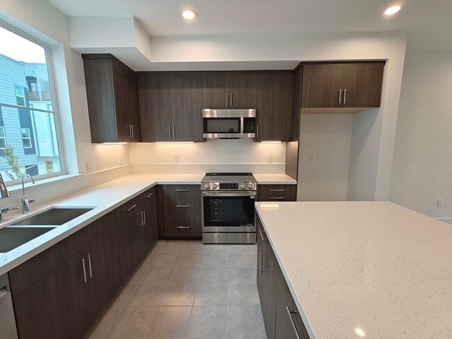 Photo - 259 Montague Expy Unit 259