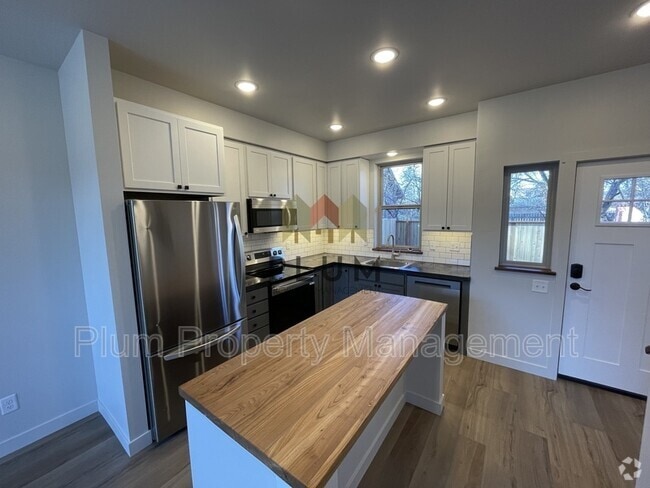 Building Photo - 1125 S Catlin St Rental