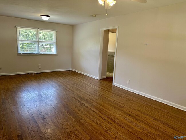 Photo - 213 Wingate Ave SW