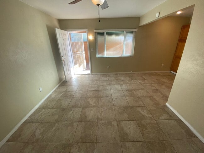 Photo - kl303r Unit 4016