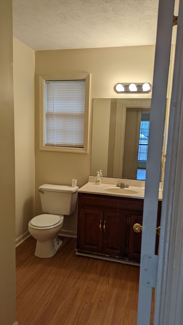 Photo - 108 Teaver Ct