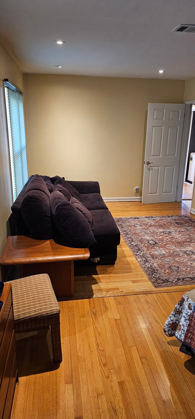 Photo - 1301 Lynngrove Dr