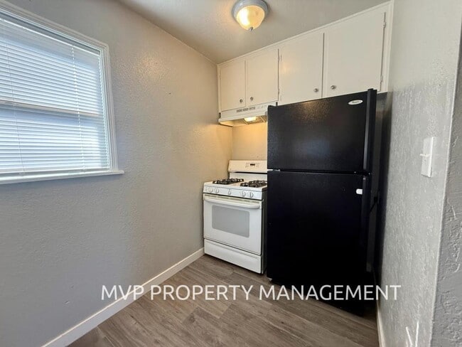 Photo - 444 Dodge Ave