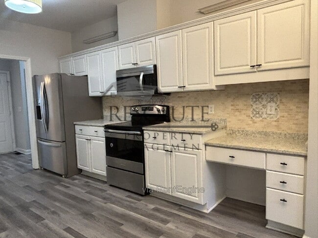 100 Woodbend Ct