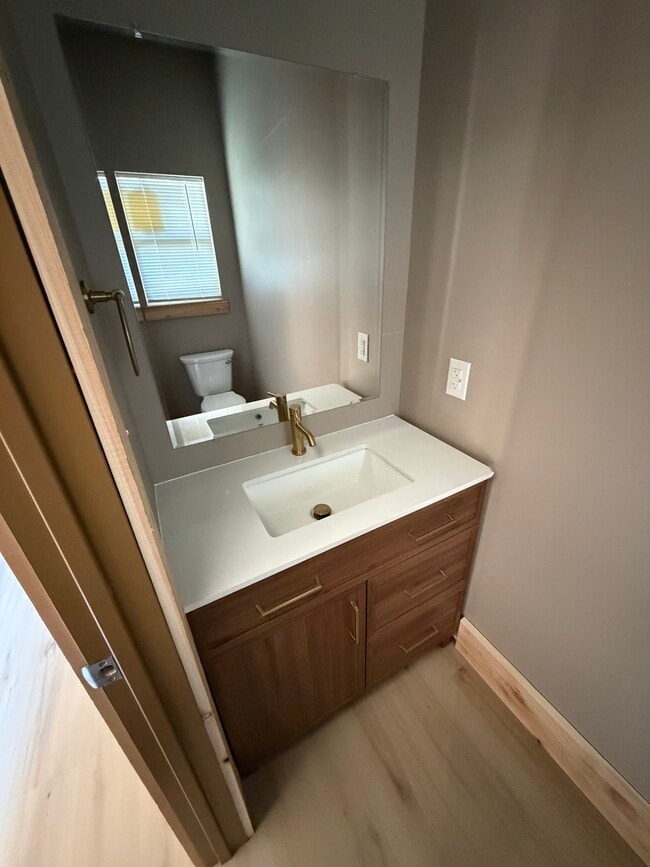 Unidad A - 280 W Elm St