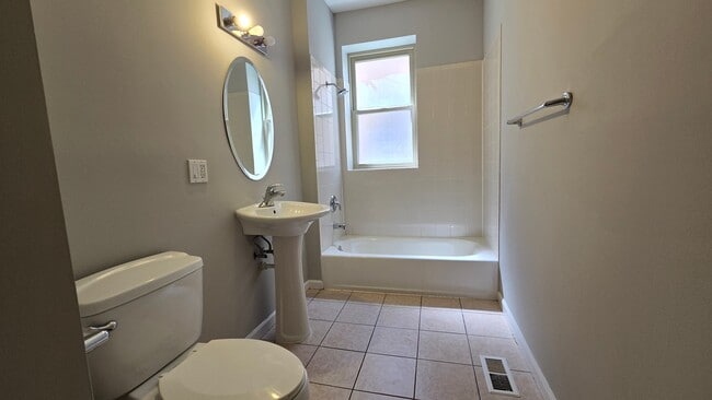 Photo - 3147 W Augusta Blvd Unit 1