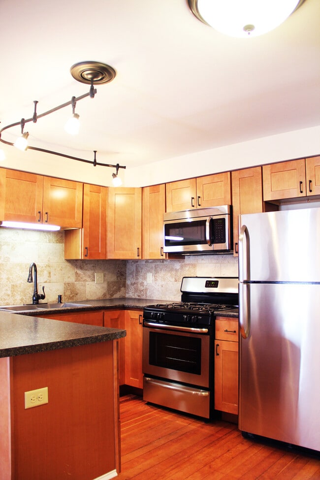 Photo - 48 N Champlain St Unit APT 1