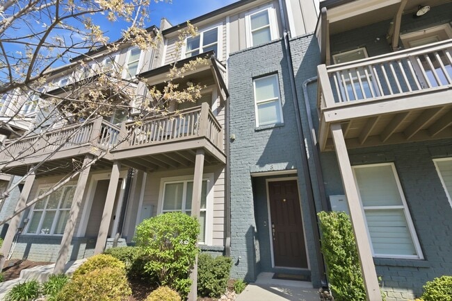 Building Photo - Wedgewood Houston Townhome