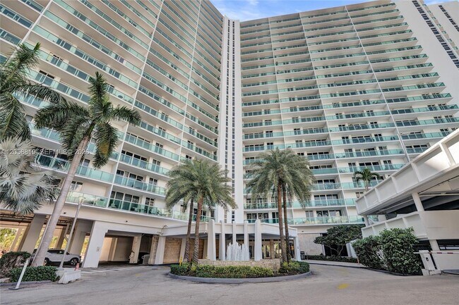 Building Photo - 100 Bayview Dr Unit 401