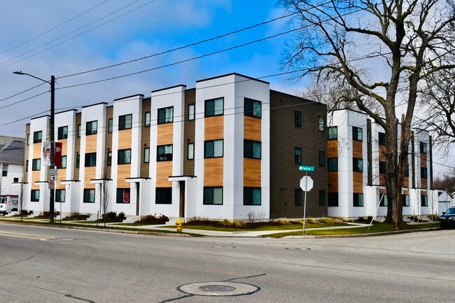Building Photo - 937 Fulton St W Rental