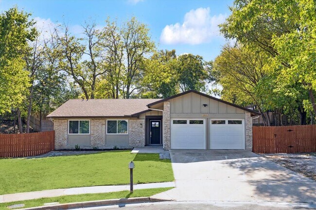 Photo - 1311 Warrington Dr