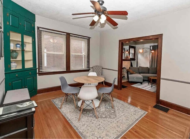 Photo - 4928 Ralph Ave Unit 2