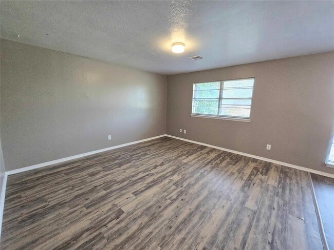 Photo - 2500 SE 51st St
