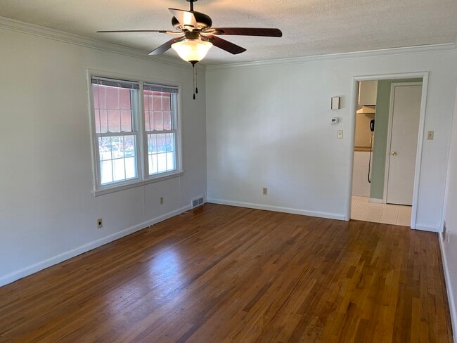 Photo - 2029 Austin Ln