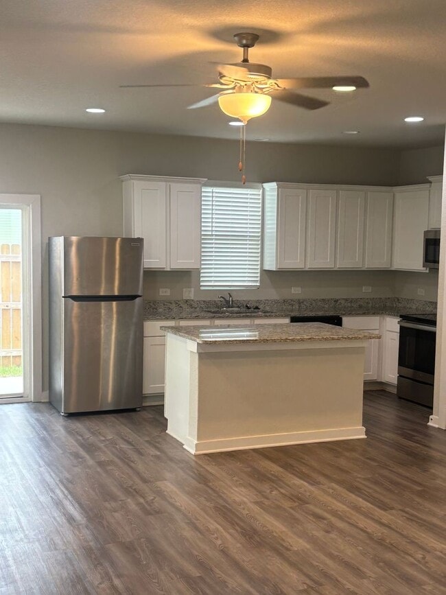 Building Photo - Luxury Townhome in Stadium Pointe NW San Antonio