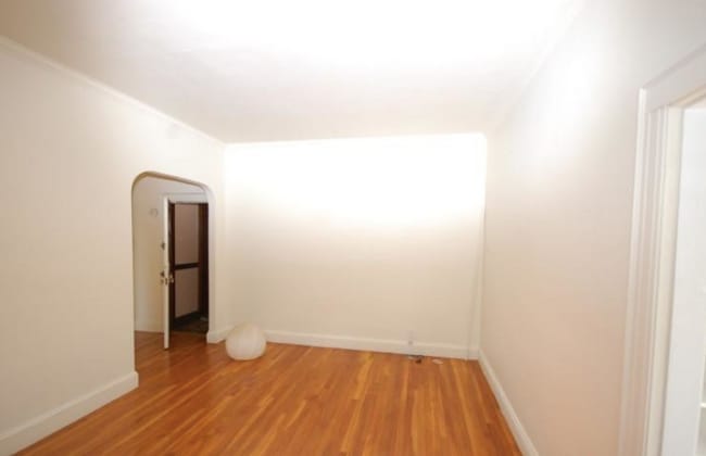 Photo - 2031 Commonwealth Ave