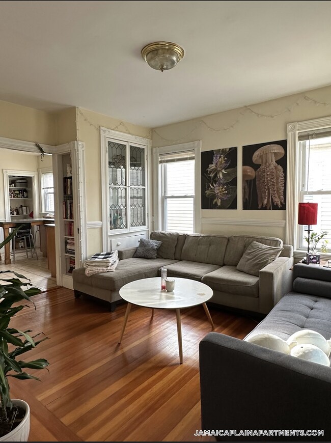 Photo - 17 Woodlawn St Unit 3