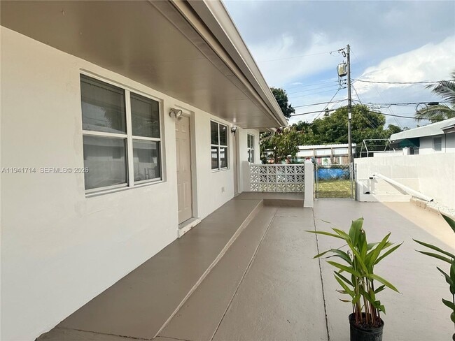 Photo - 4725 NW 4th St