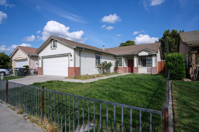 Photo - 3 Bedroom 2 bath!