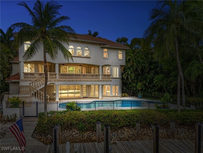 Building Photo - 1825 6th St S