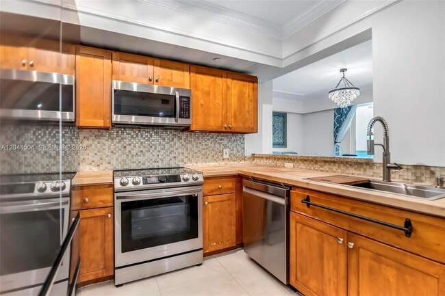 Photo - 1723 SW 2nd Ave Unit 607