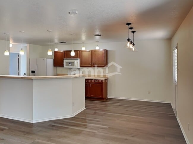 Photo - 1534 Prairie Rock