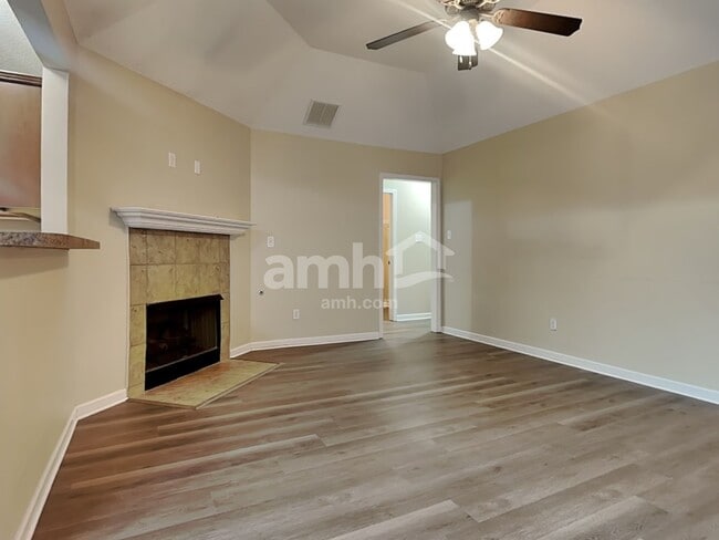 Photo - 10062 Mill Hill Ave