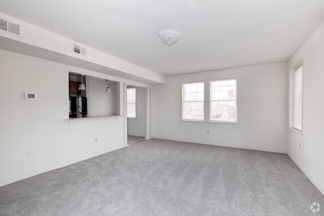 Unit 2 - Studio - 725SF - Living Room