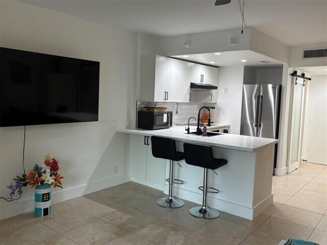 Photo - 2900 NE 30th St Unit B-2