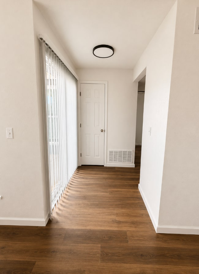 1900 Parkside Apartments
