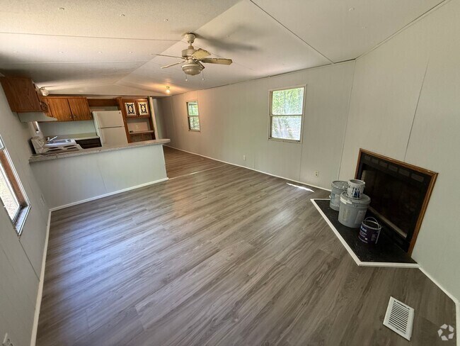Building Photo - Updated 4-Bedroom Home in a Private Setting!