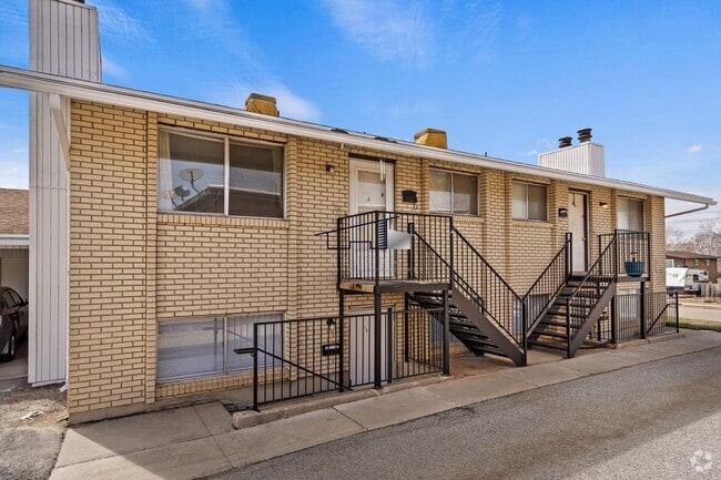 Building Photo - 5858 S 2000 W Rental