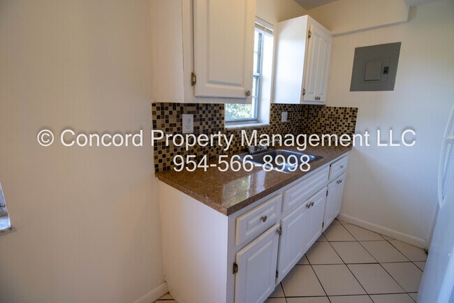 Photo - ASK ABOUT OUR SPECIALS! 2/1.5 Townhouse St... Unit 208