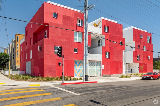Primary - Sun King Apartments