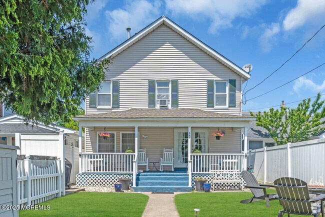 Building Photo - 608 Lareine Ave Rental