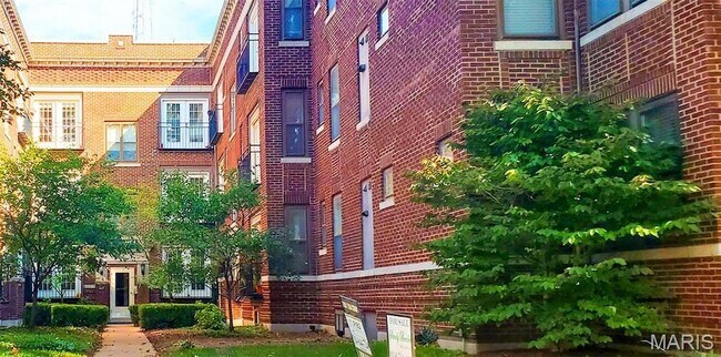 Building Photo - 5677 Waterman Blvd Unit 32