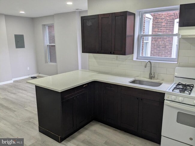 Photo - 178 W Hanover St