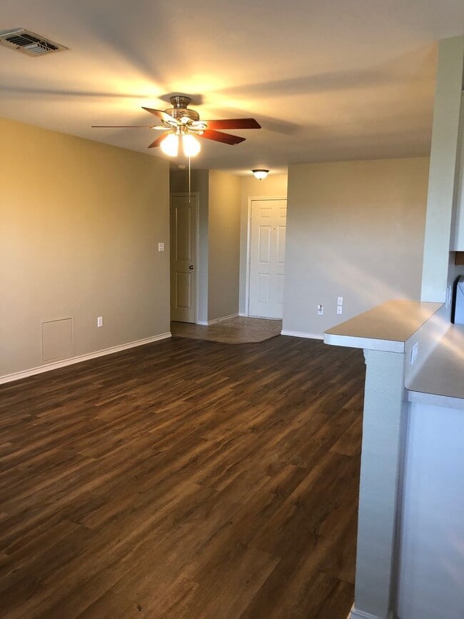 Photo - 317 Clydesdale Ln