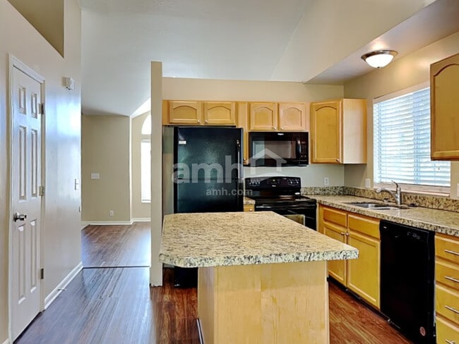 Photo - 1872 W Sir Charles Dr