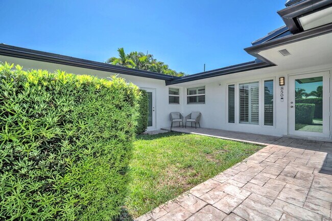 Photo - 850 W Camino Real