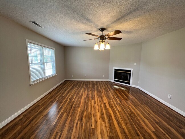 Photo - Available July! Just Minutes from USGC Base!